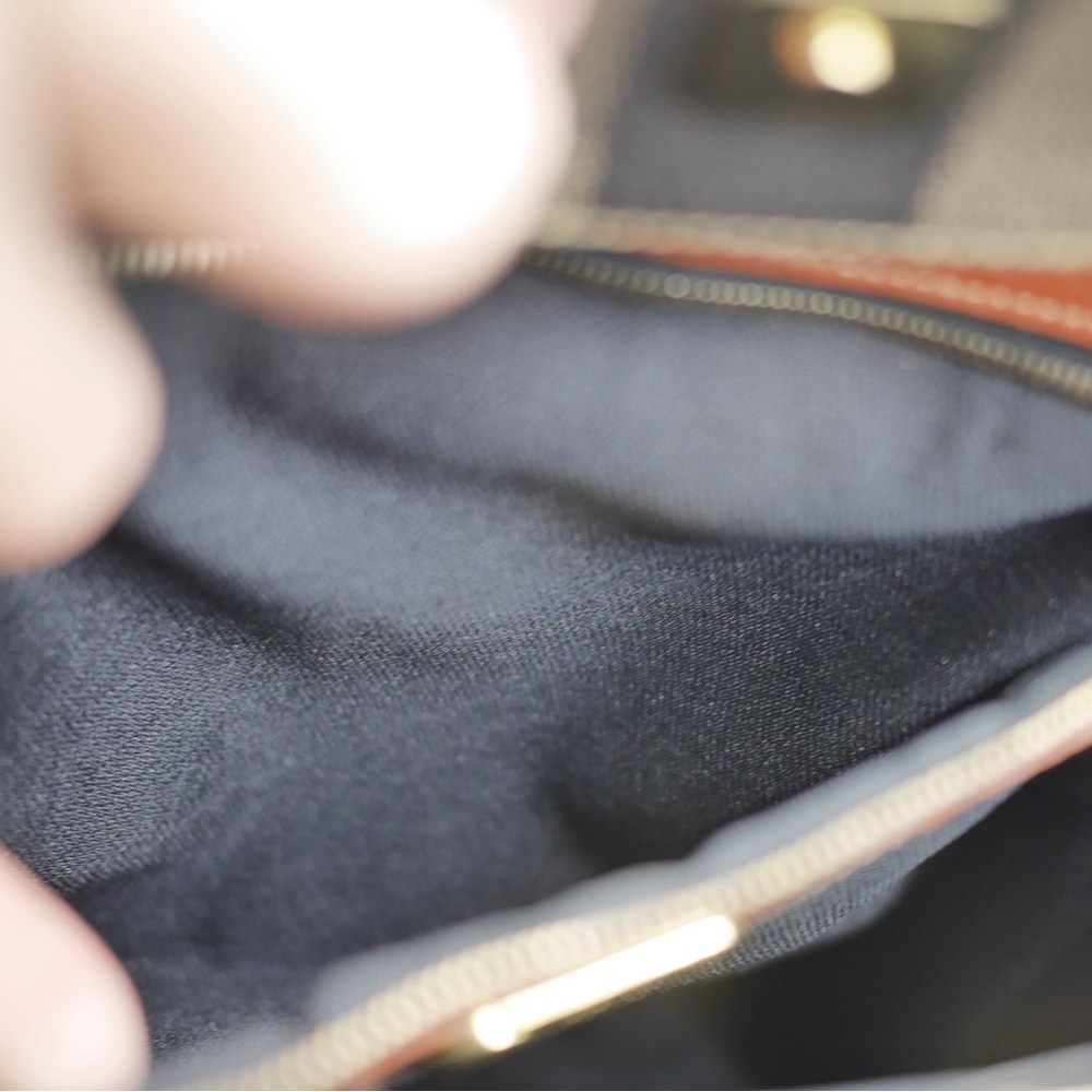 🍓FENDI Pecan Tote - Picture 8 of 15